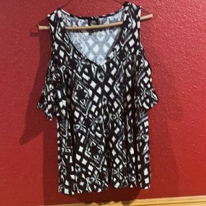 Bobeau cold shoulder top